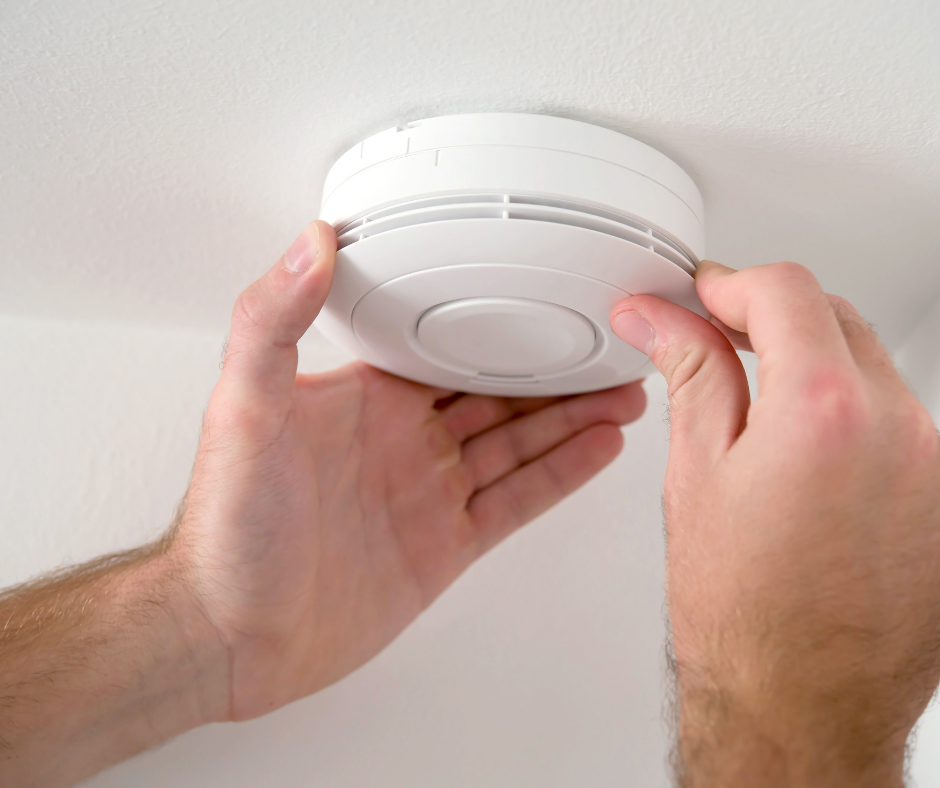 https://雷竞技下载链接官网appwww.explorizers.com/kelowna/wp-content/uploads/sites/24/2021/05/SmokeDetector2.png